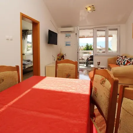 Apartment Charmante Ferienwohnung In Mit Eigenem Balkon Baska (Krk)