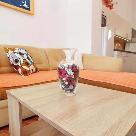 Apartment Charmante Ferienwohnung In Mit Eigenem Balkon Baska (Krk)