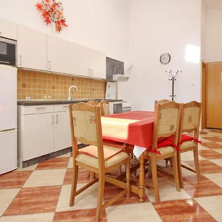 Charmante Ferienwohnung In Mit Eigenem Balkon Apartment *