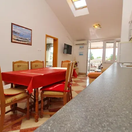 Apartment Charmante Ferienwohnung In Mit Eigenem Balkon Baska (Krk)