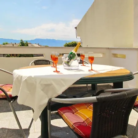Charmante Ferienwohnung In Mit Eigenem Balkon Apartment