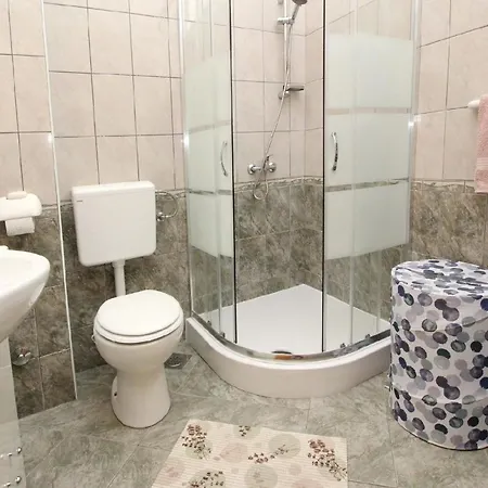 Apartment Charmante Ferienwohnung In Mit Eigenem Balkon *
