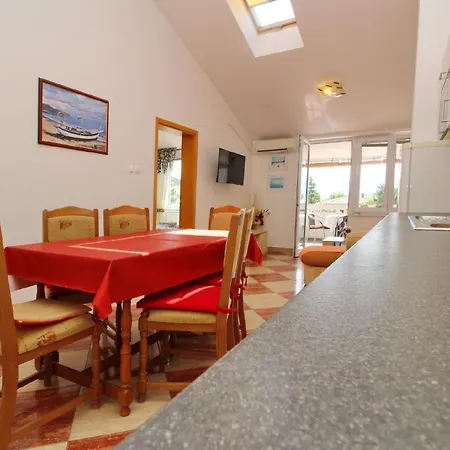 Charmante Ferienwohnung In Mit Eigenem Balkon