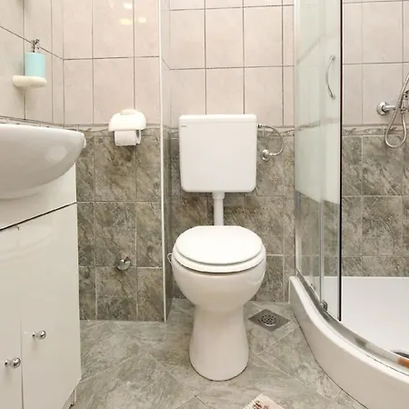 Charmante Ferienwohnung In Mit Eigenem Balkon * Baska (Krk)